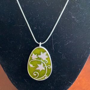 Reversible necklace